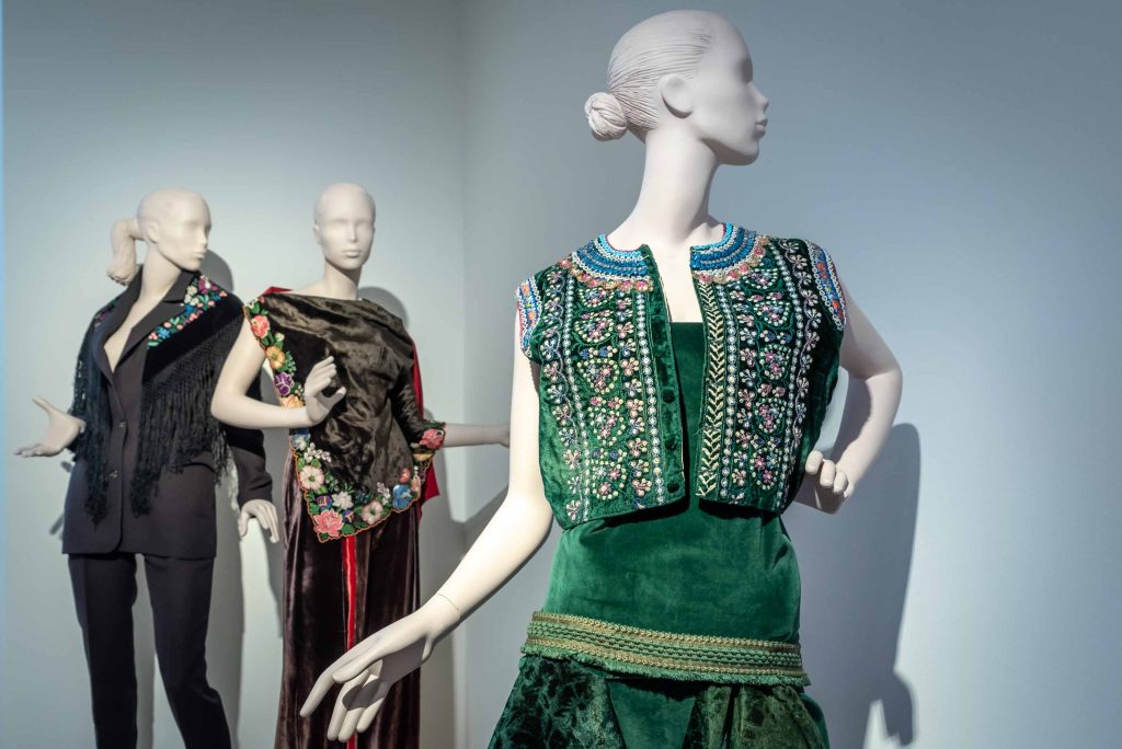 Esterházy-kastély kiállítás Fertőd program divatkiállítás